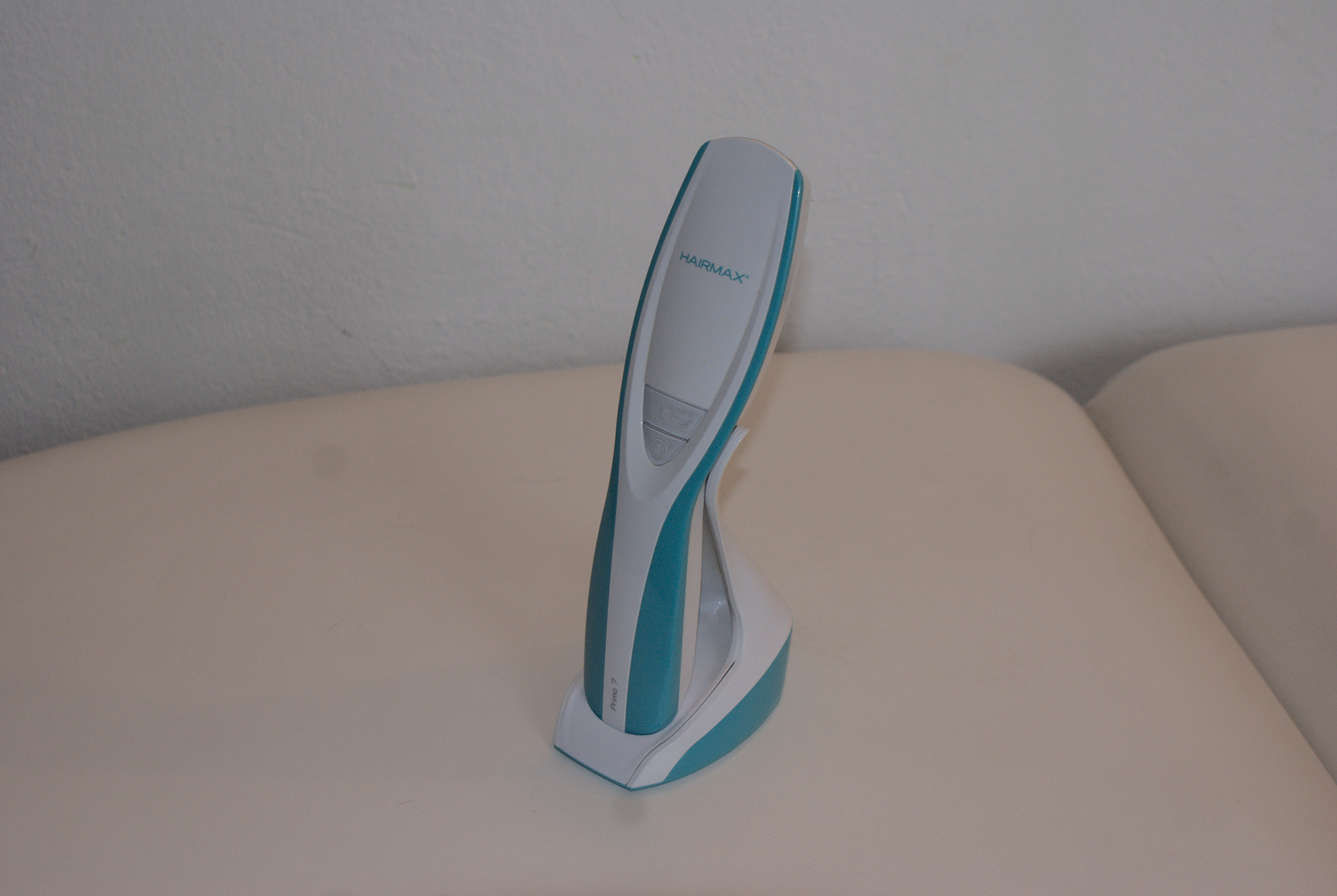 Laser stymulacyjny hamujący łysienie i pobudzający wzrost włosów.